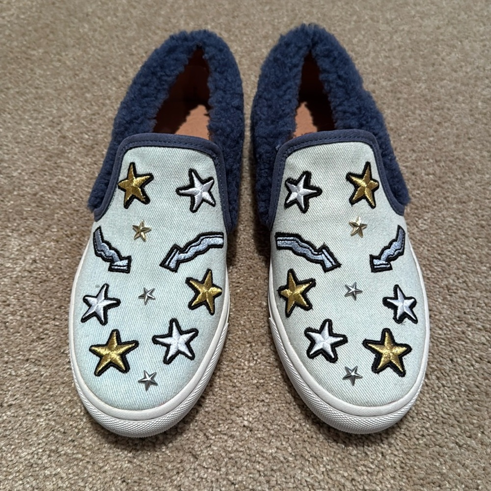 Ugg woman’s Patchit Slip on sneaker shoe. Size 7.5